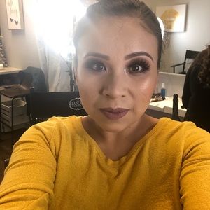 Meet your Posher, Ana